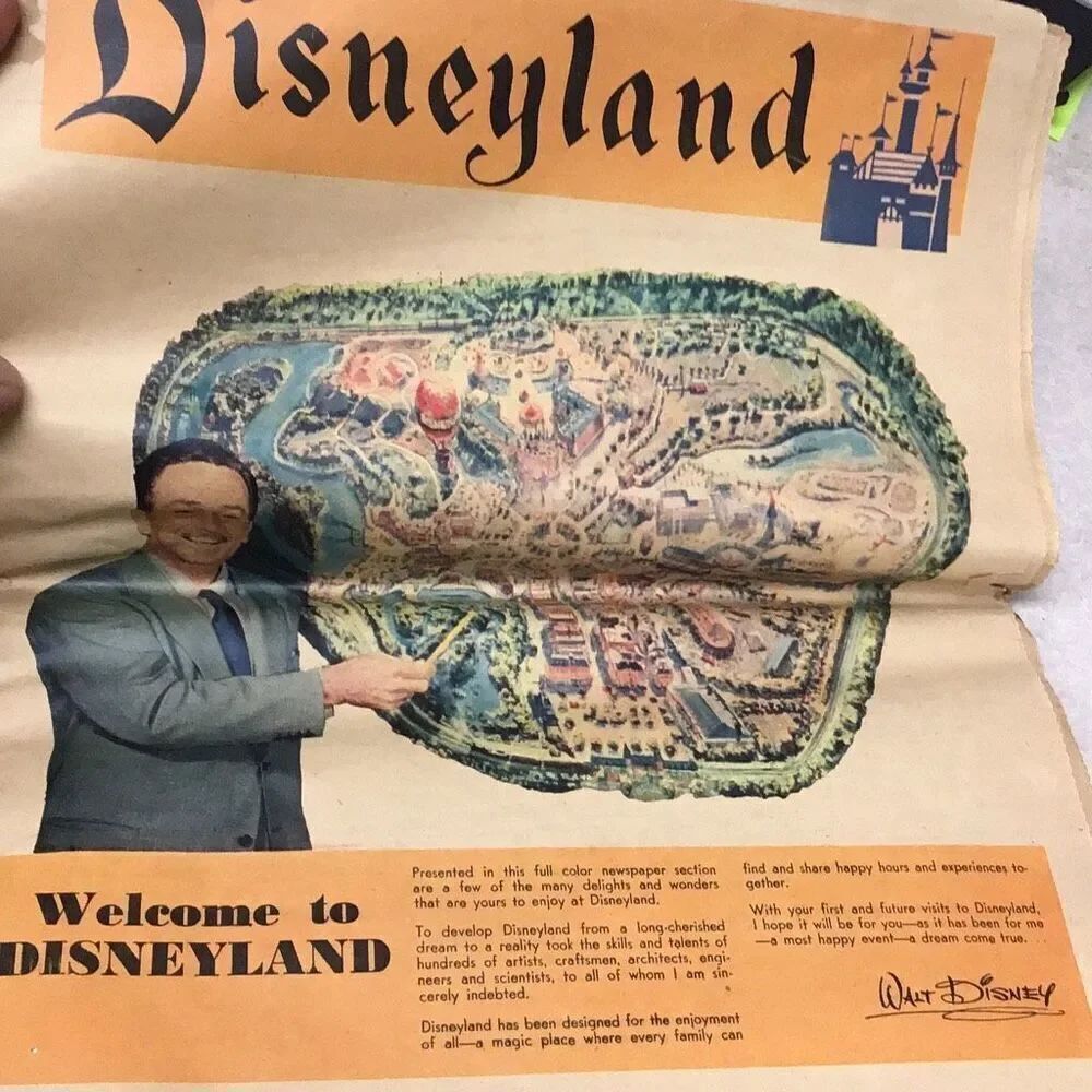 Disneyland, 1955 pre-opening guide. Welcome to Disneyland condition issue pictur